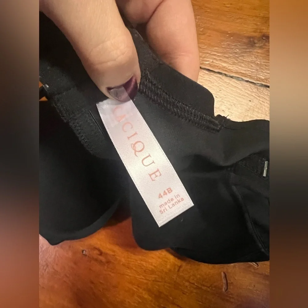 Cacique 44B black bra hard cup basic t-shirt design EUC